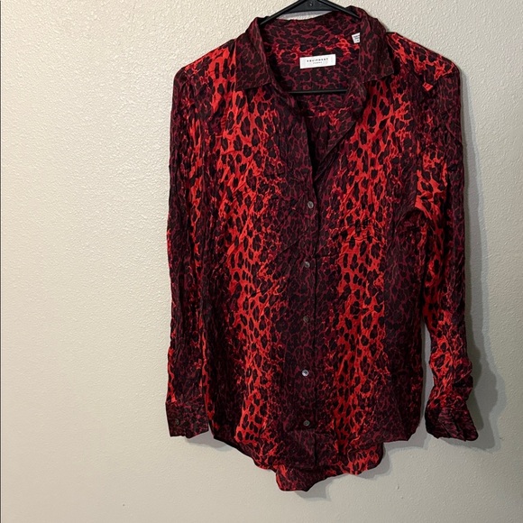 Equipment Red and Black Leopard Button-Down Shirt 100% silk - Picture 1 of 2